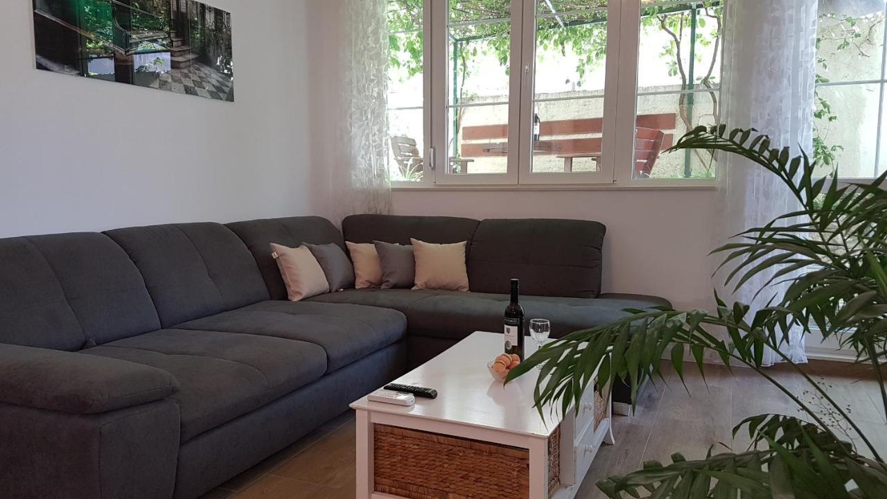 Apartments Anica & Gabriela Makarska Exterior foto